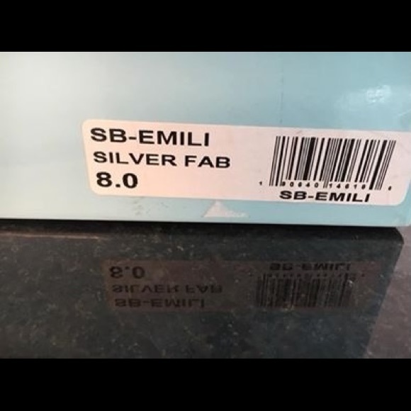 Betsey Johnson heels size 8 - Picture 4 of 4